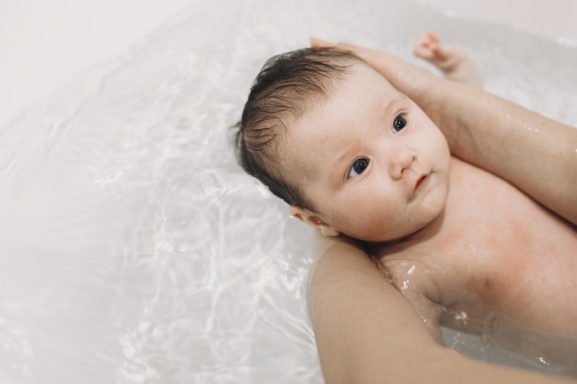 newborn-bathing