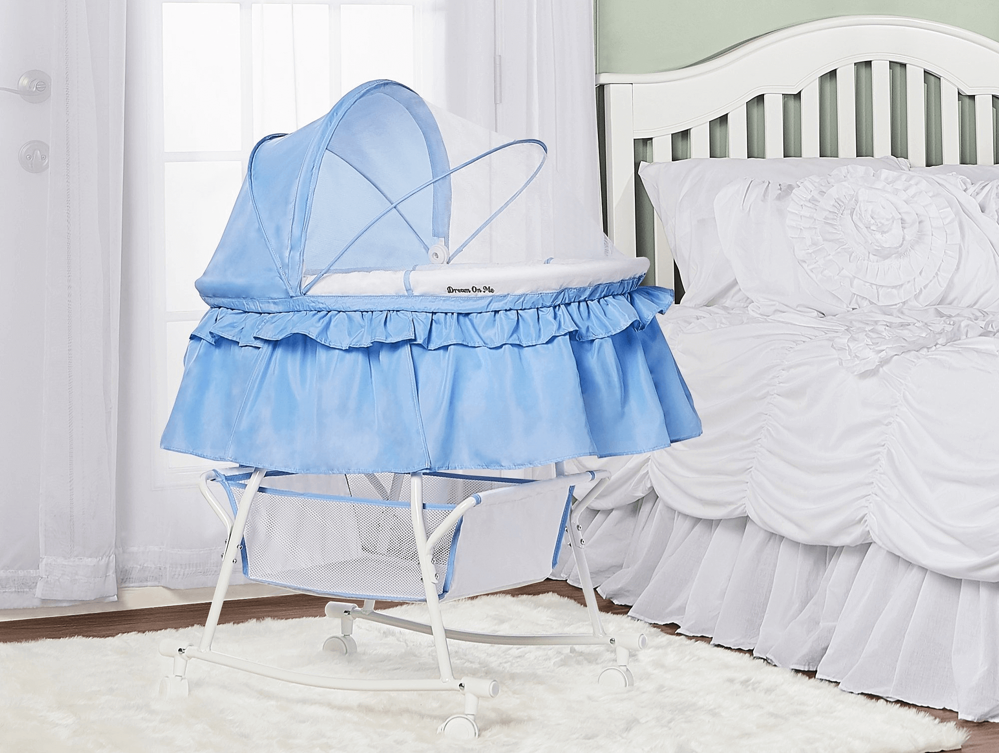 Dream On Me Lacy Portable 2-In-1 Bassinet (1)